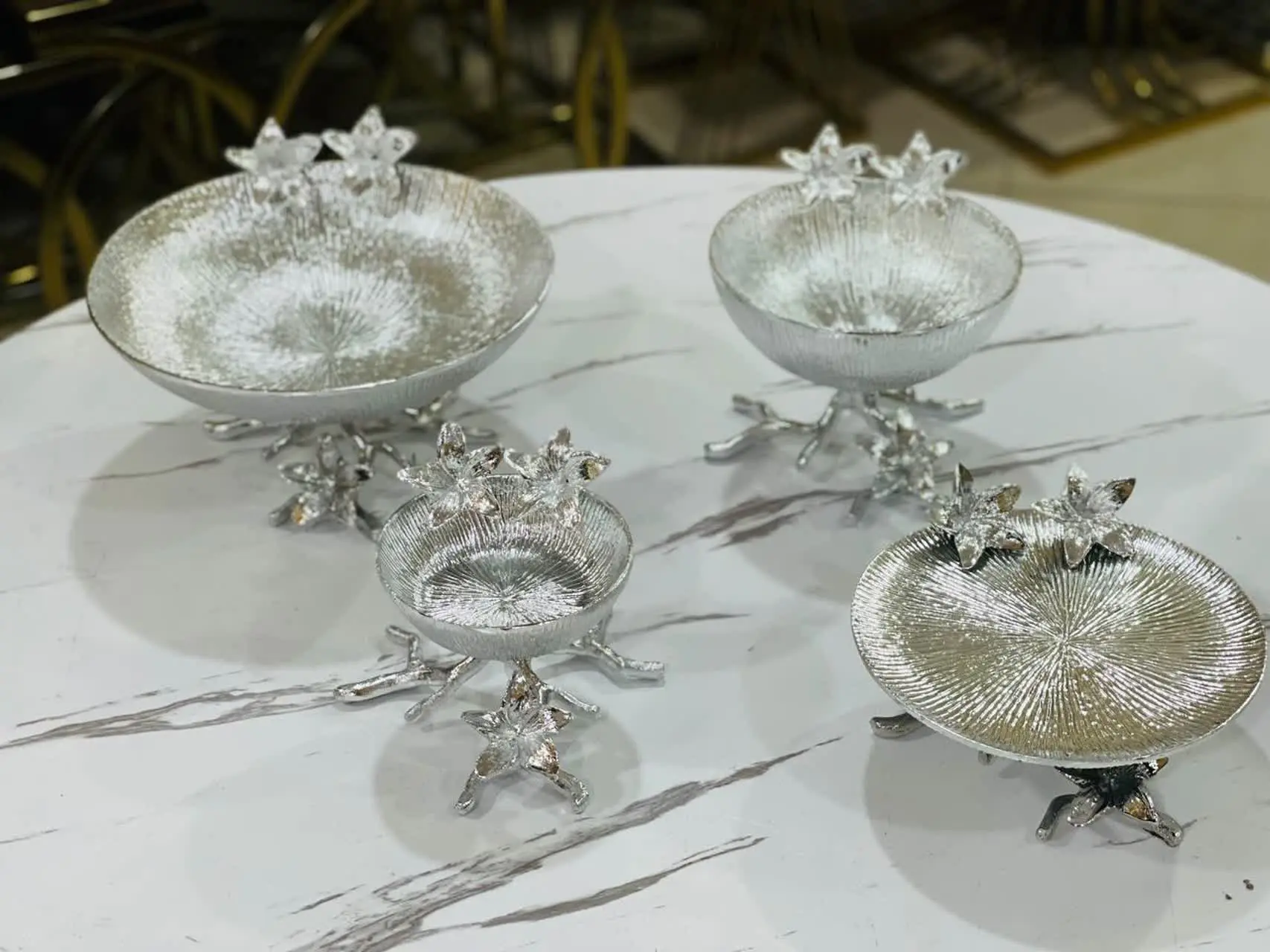 سرویس ۴ تکه کاراکو خطی
