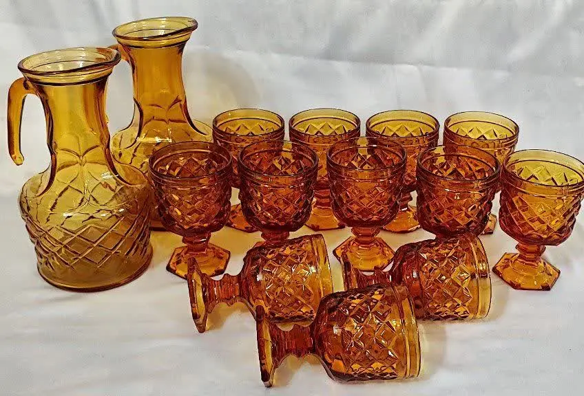 دو دست پارچ و گیلاس ایتالیا