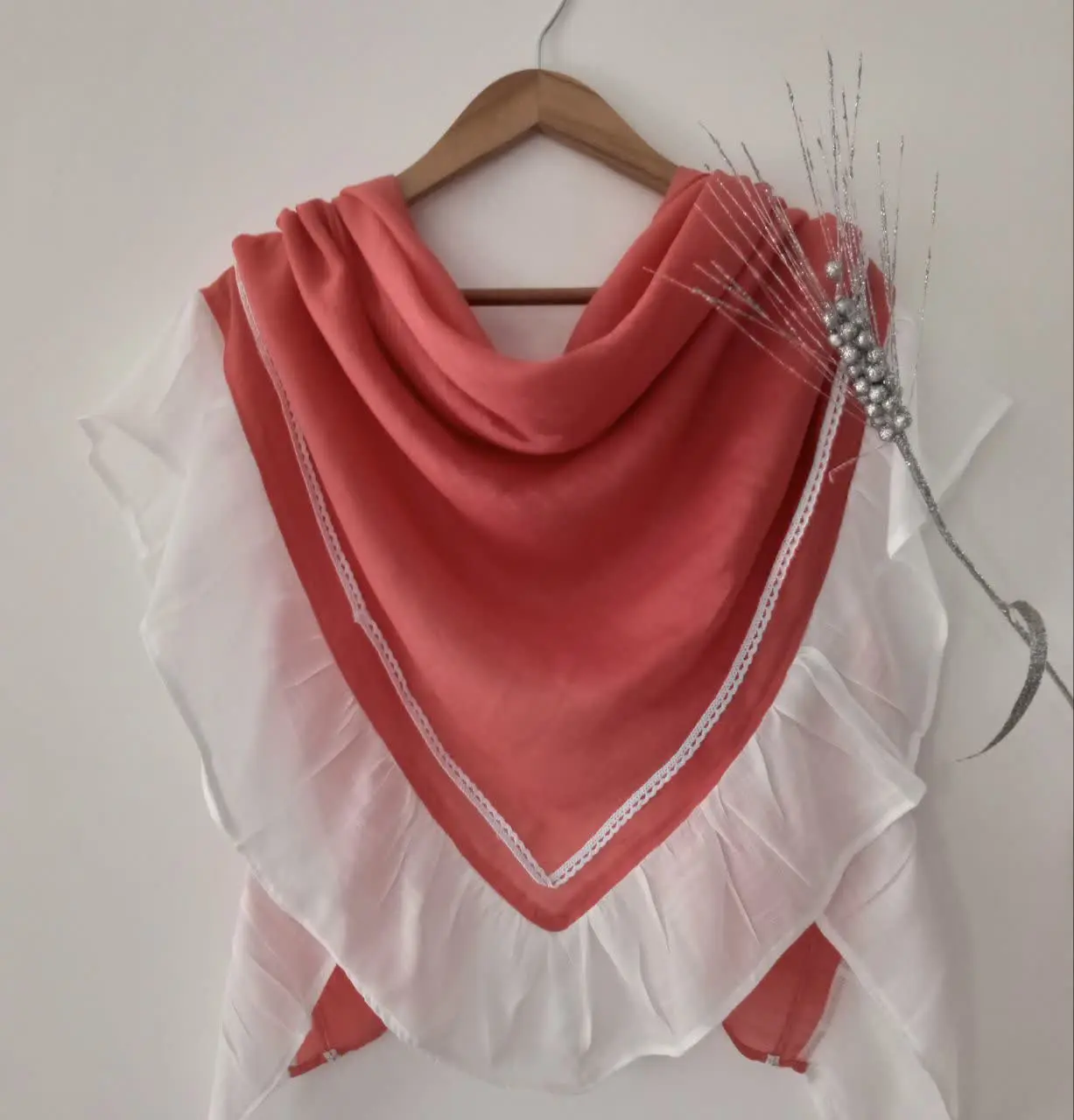 روسری گلبهی سفید 
