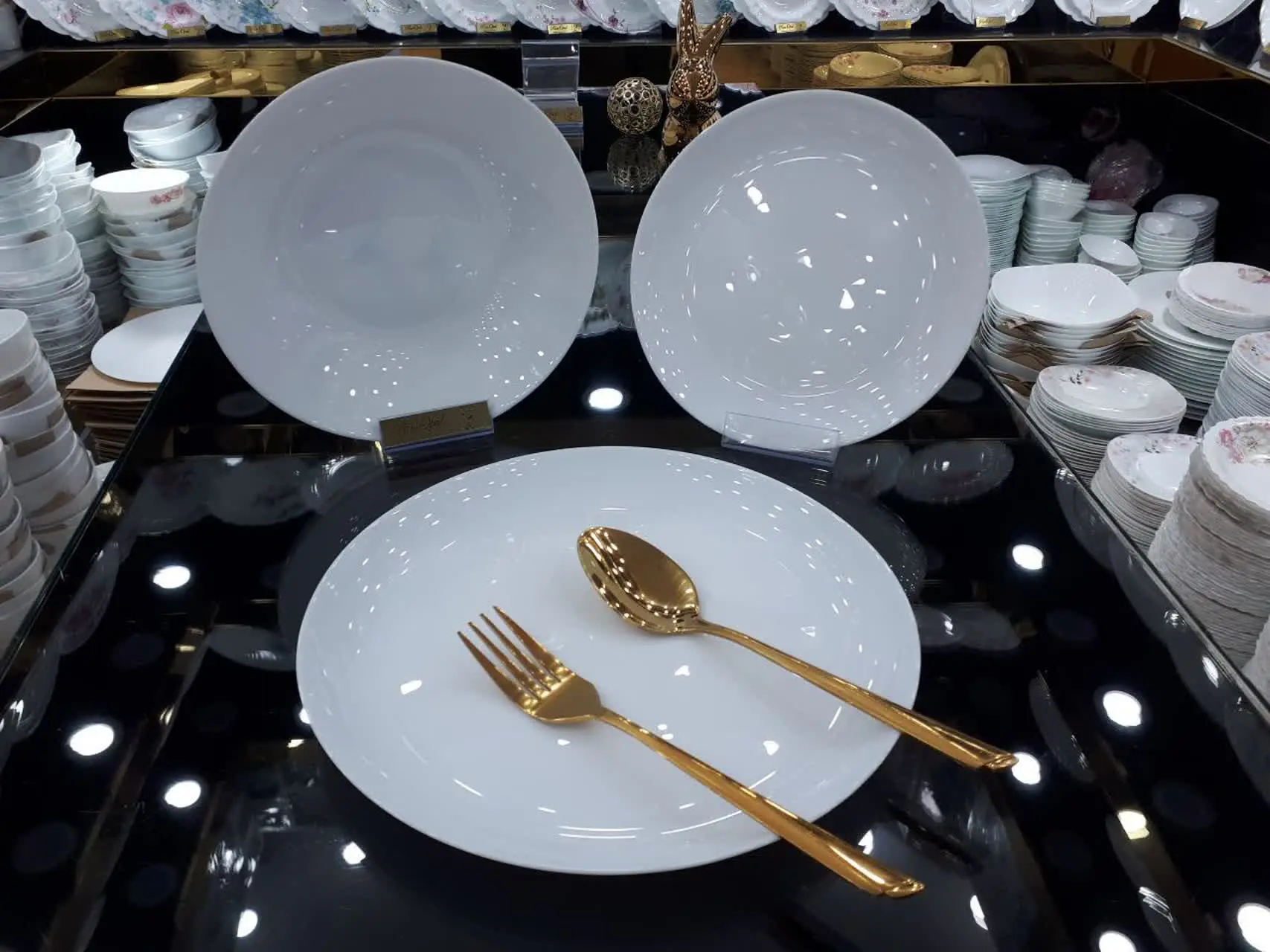 📌سرویس ۲۸ پارچه سفید پارس اوپال😍👆
