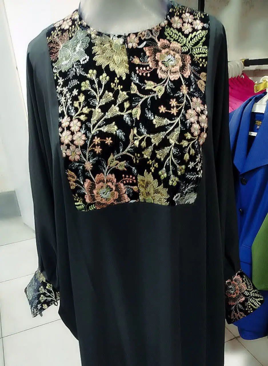 💥 مانتو عبایی جلو و مچ کارشده کد ۱
