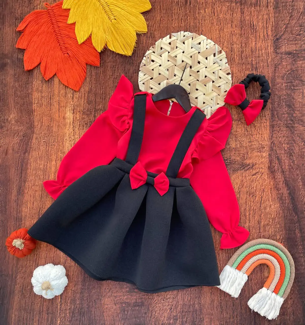 به همرام یک عدد کش مو ست با...