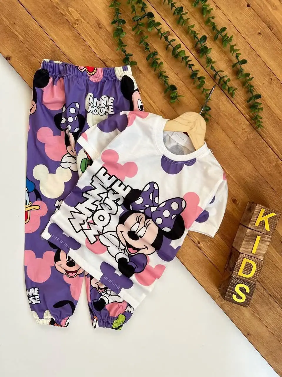 میکی تابستونی شاد
