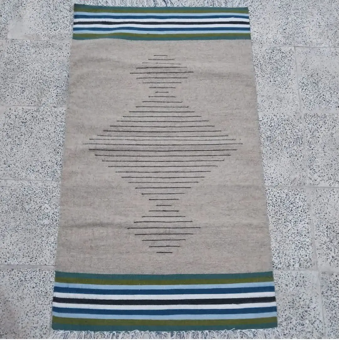 گلیم پشمی دستبافت کد ۴۸۹۷
