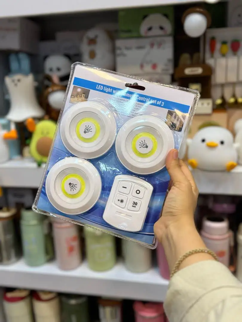 به همراه چسب دوطرفه