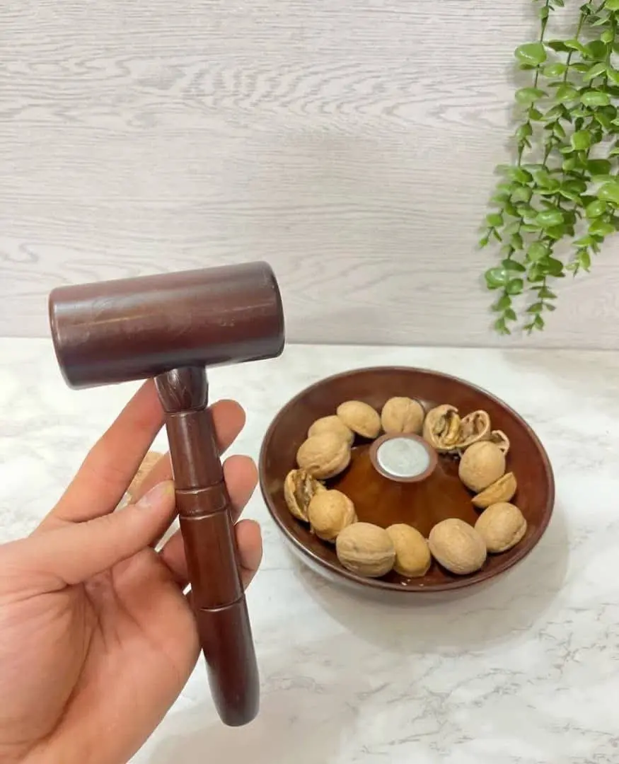 دو تکه کاسه و چکش میباشد👌🏻