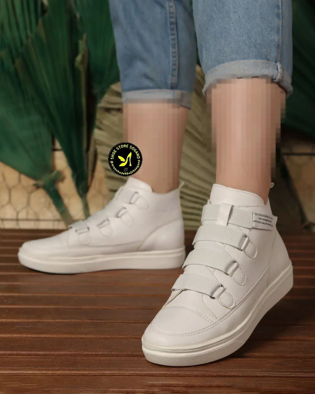 عنوان محصول: ونس چسبی ساقدار 
