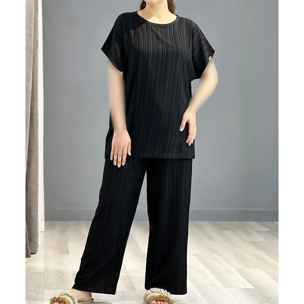 نام کالا: بلوز و شلوار کراش تک رنگ مشکی 
