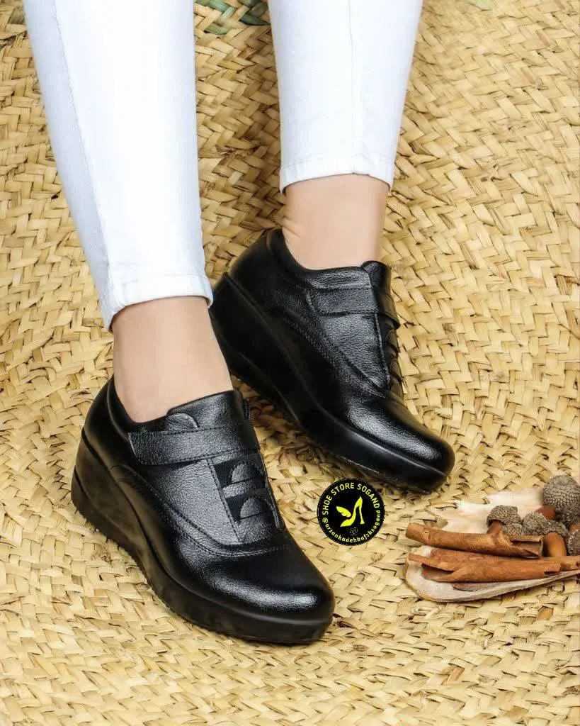 عنوان محصول: کفش طبی چسبی
