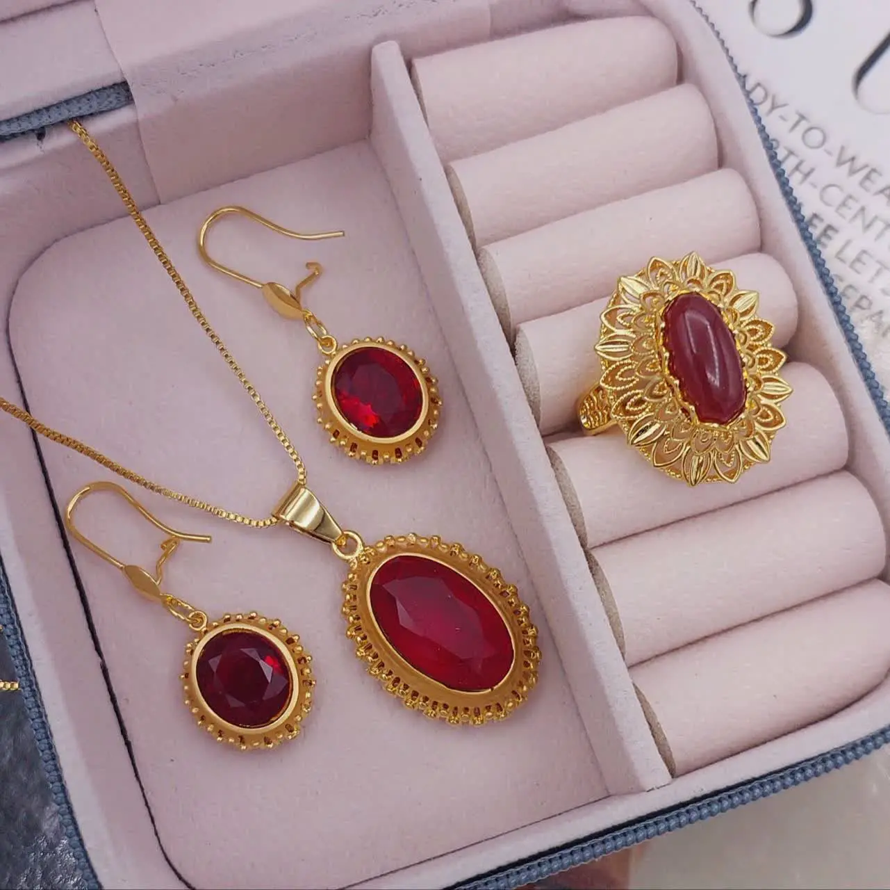 #ست سنگدار طرح طلا جدید😍
