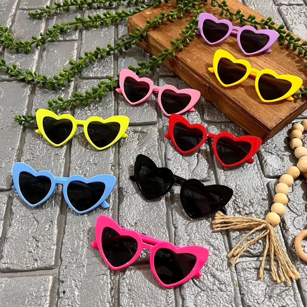 👚نام: عینک قلبی
