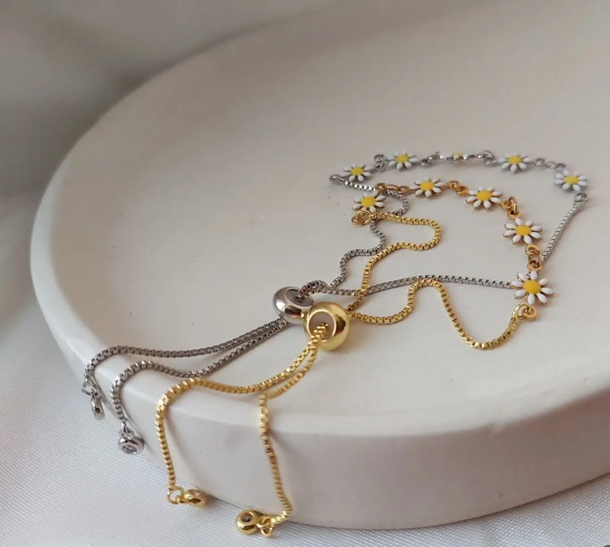 دستبند بابونه با زنجیر آسان...