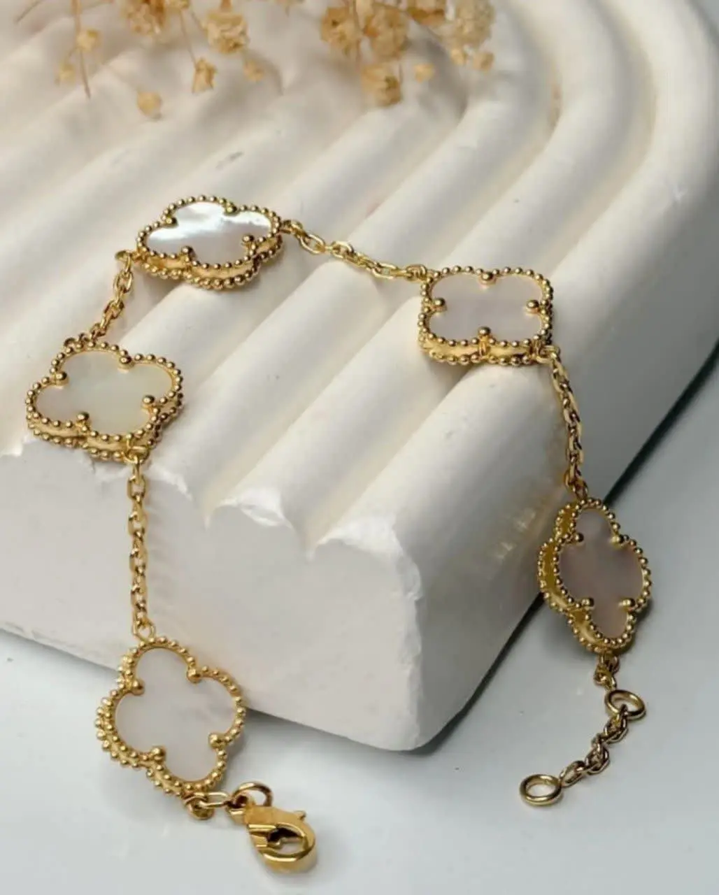 💍دستبند ونکلیف سفید بسیار ز...