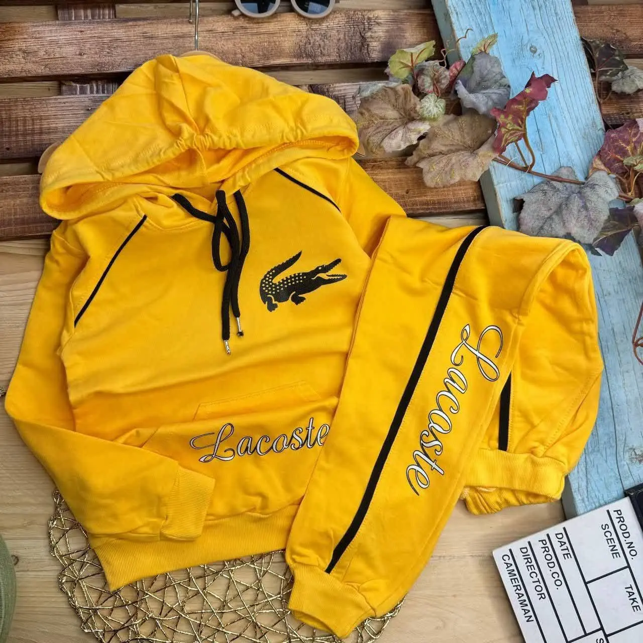 ست هودی و شلوار تمساح
