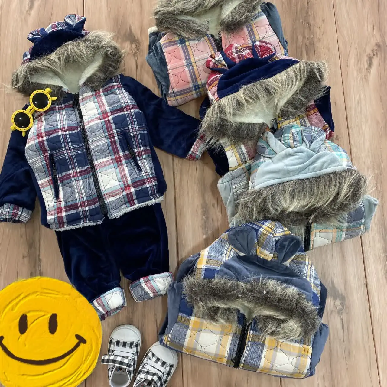 کاپشن و شلوار چارخونه
