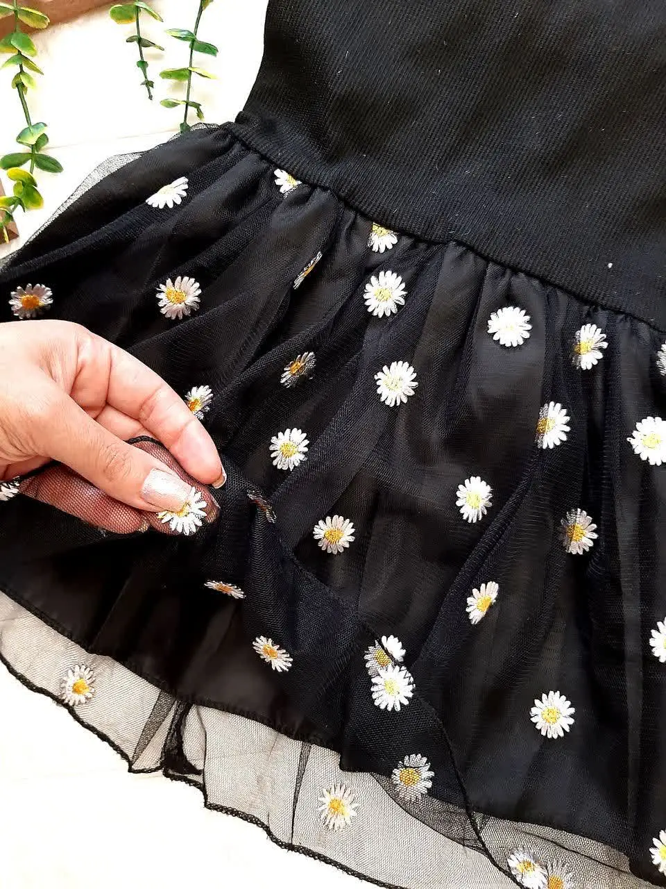 نام محصول 👈پیراهن مشکی بابونه
