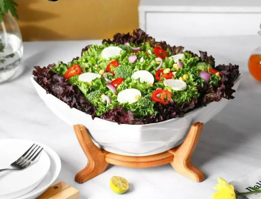 سالاد خوری آوینا 
