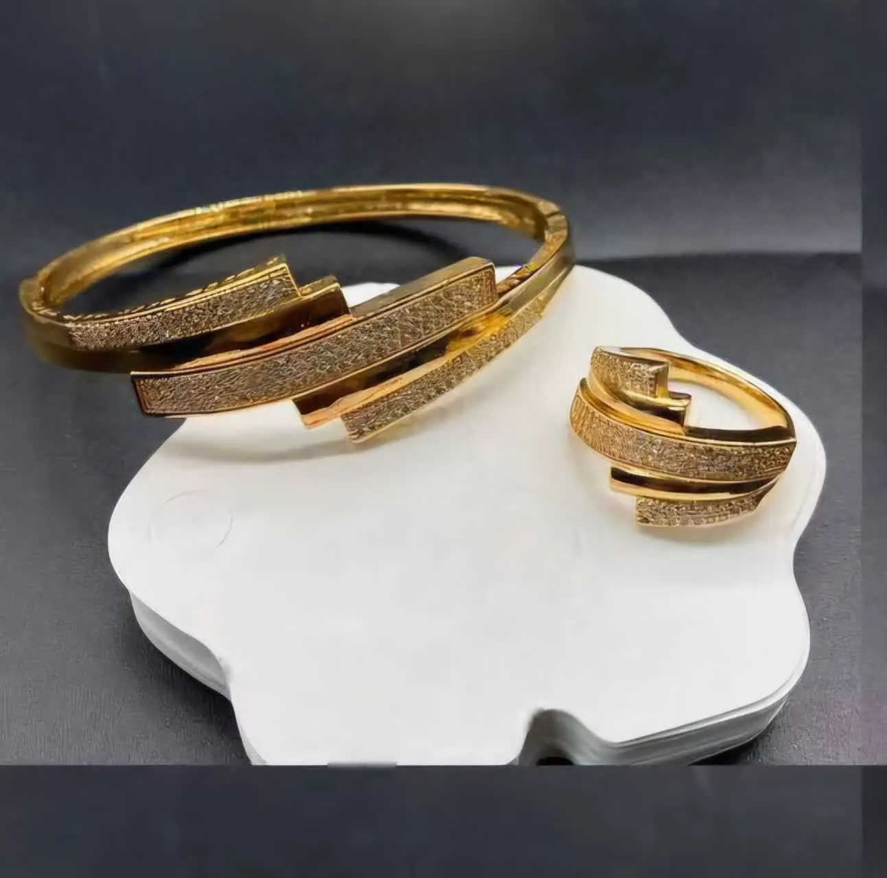 ست شیک عیدانه رسید 😁
