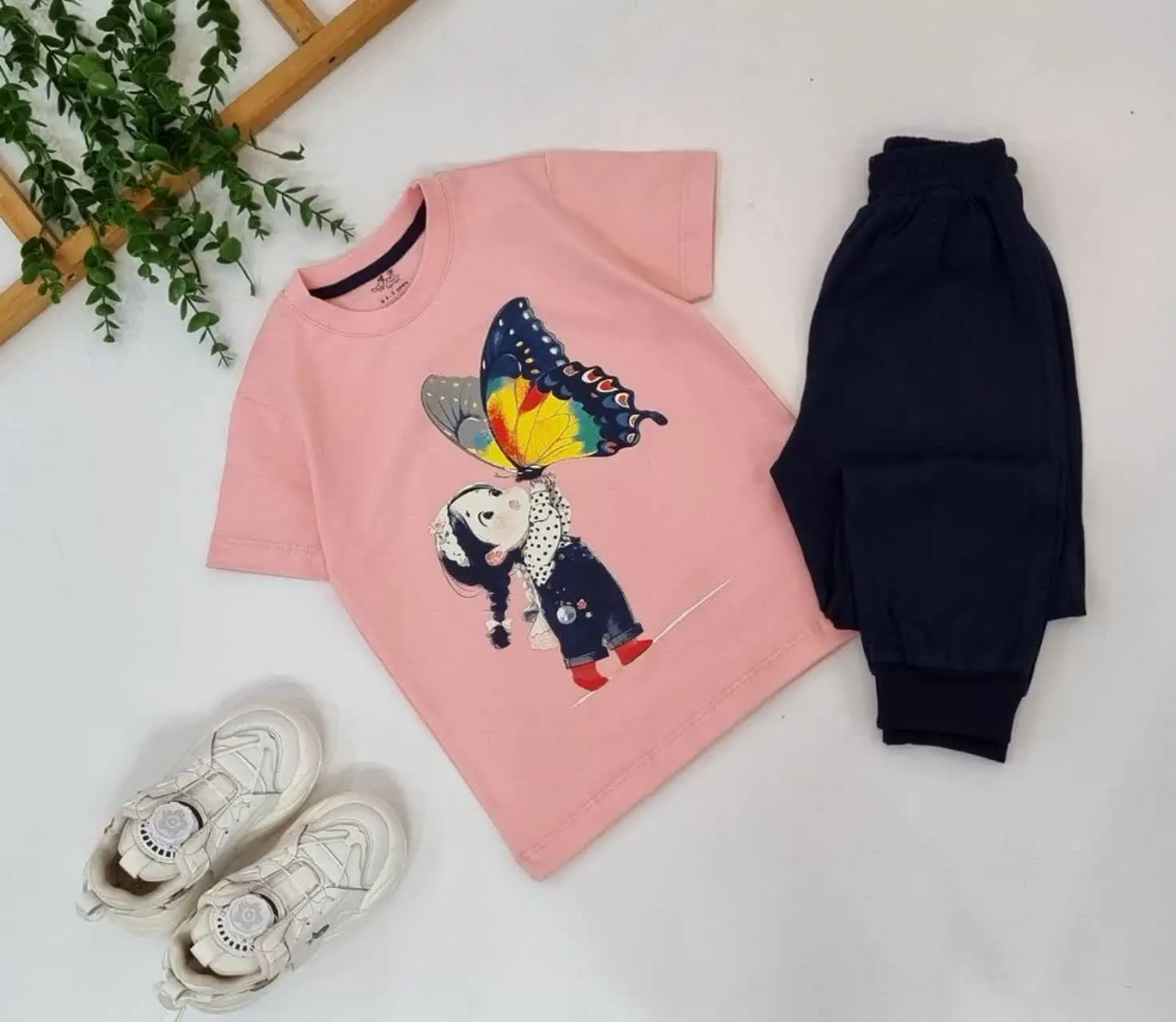 🦋 تیشرت شلوار دختر و پروانه 🦋