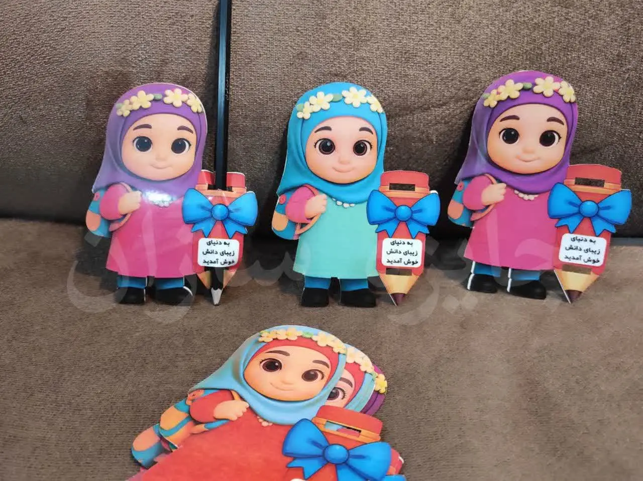 طراحی خاص، رنگ های شاد، و پ...