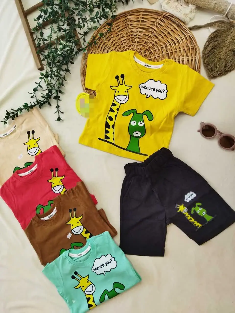 تیشرت شلوارک زرافه
