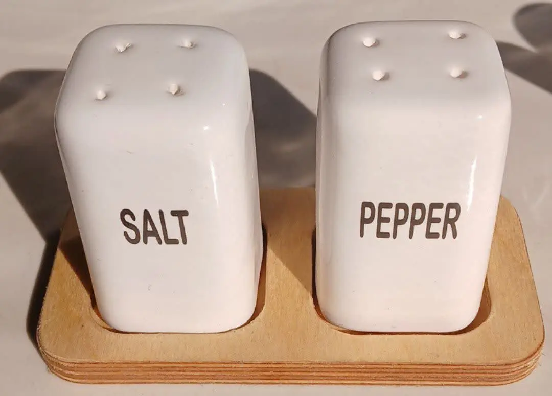 نمک و فلفل کاکتوس و مربع
