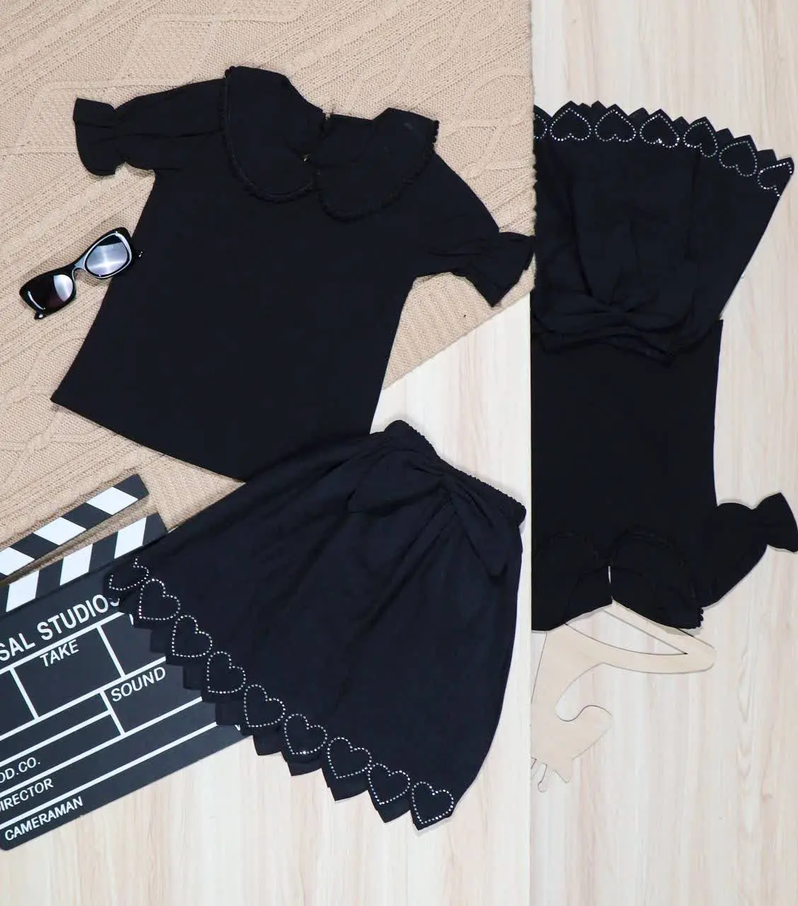 👫شومیز و دامن مشکی یقه B پایین قلب نگینی👫
