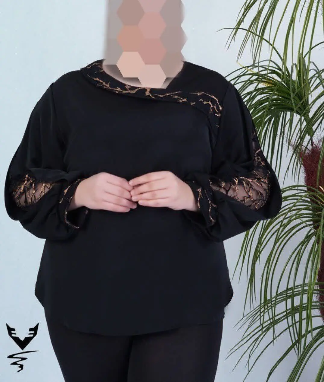 شومیز مجلسی یقه قایقی آستین تور زونیکس😍😍
