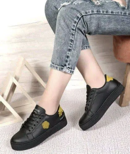 ✴️نام: ونس رز 
