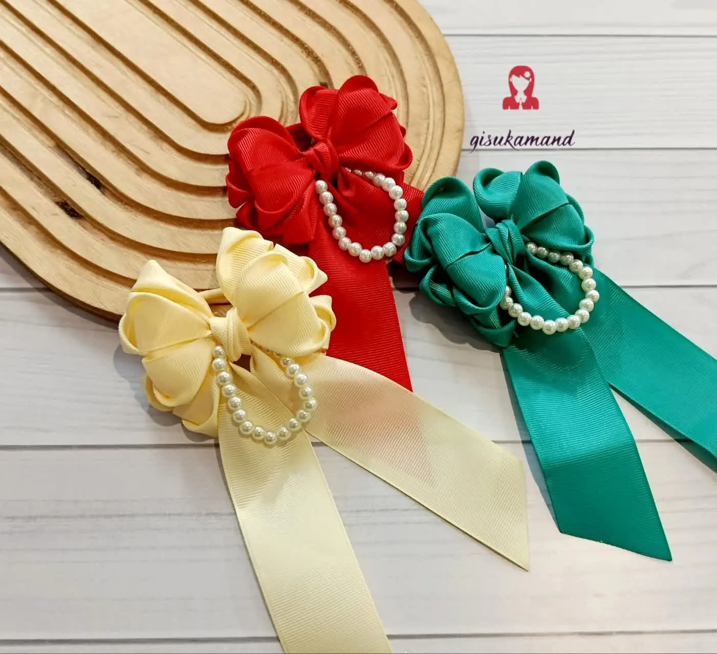 گلسر پفکی دنباله دار آویز م...