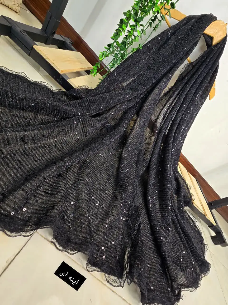 شال مجلسی، دور تا دور دانتل...