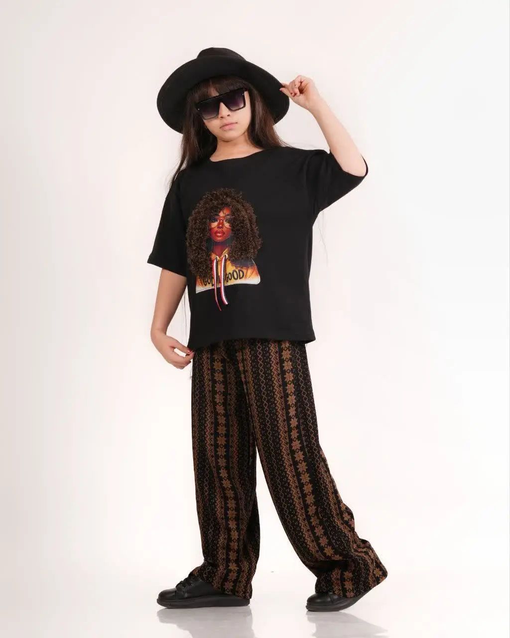 نام: دختر زیبا 
