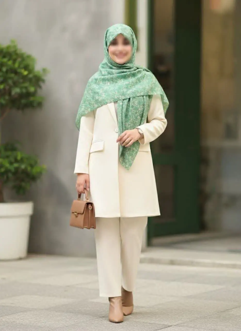 همین حالا این روسری شیک و پ...