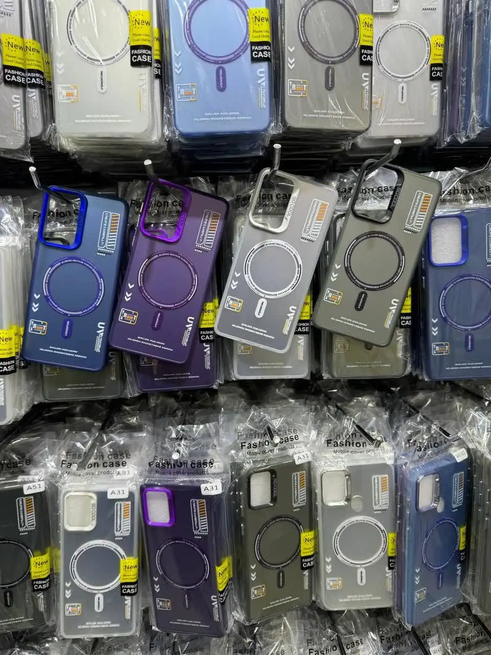 📱مدل قاب: قاب سوکول طرح مگسیف مخصوص انواع #سامسونگ #شیائومی و #آیفون در چهار تم رنگی 
