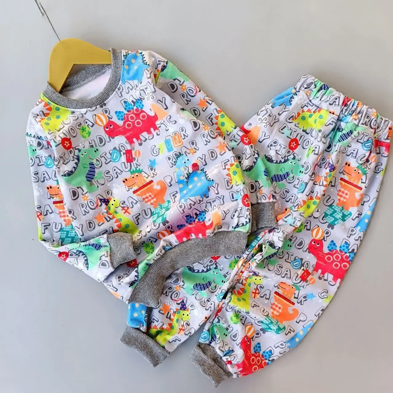 فقط سایز ۴۰