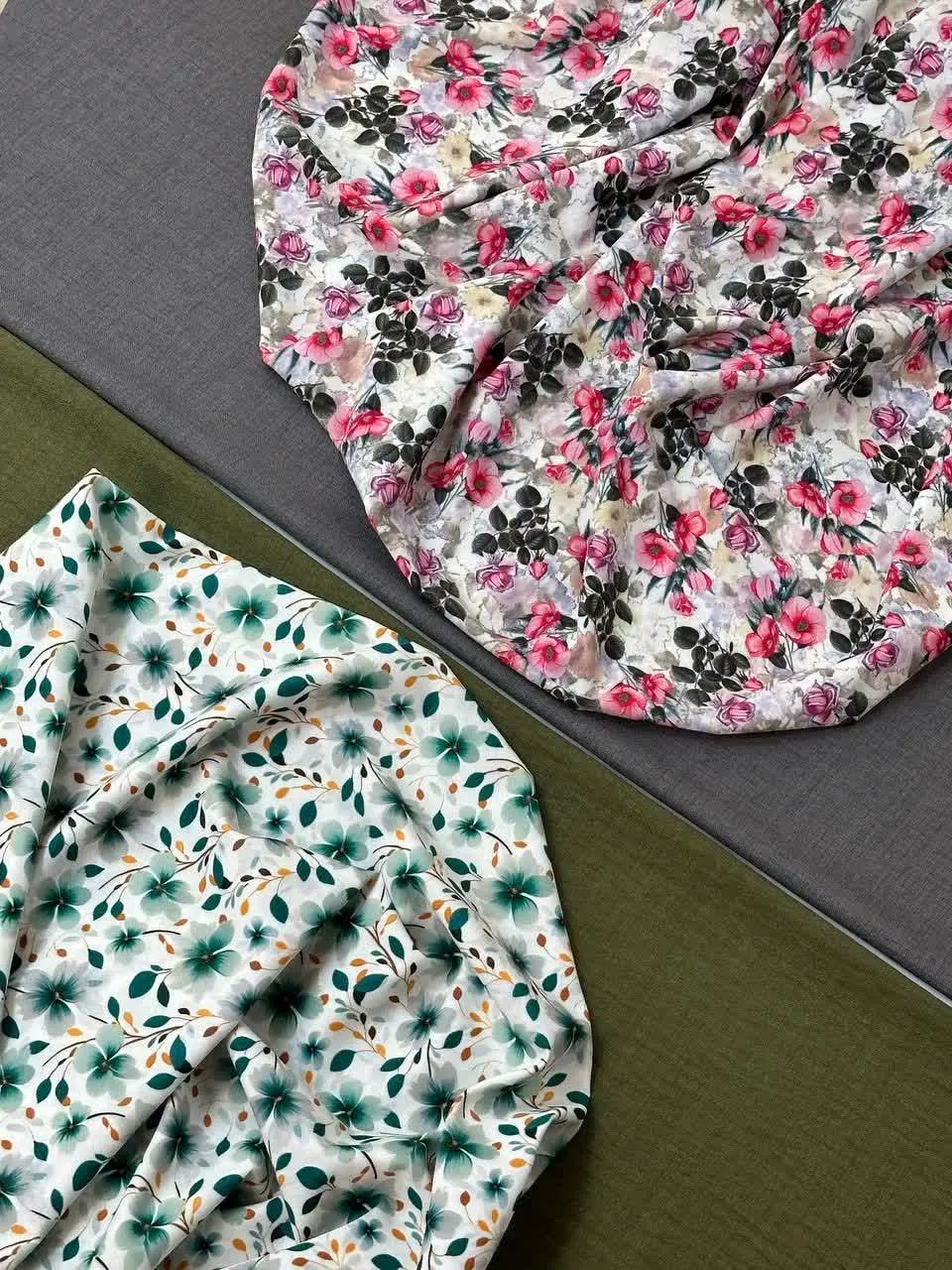 ❣مشخصات: کرپ فلور طرحدار 
