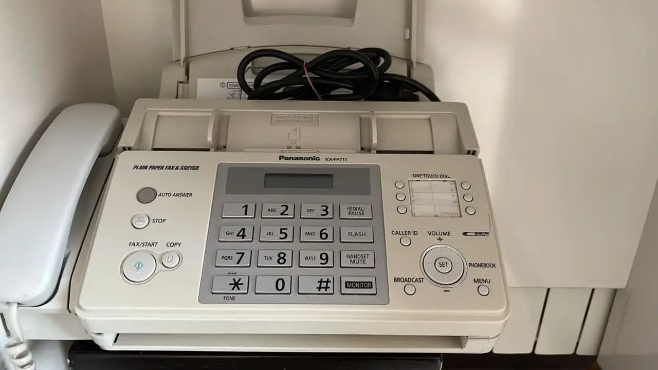 تلفن فکس پاناسونیک مدل kx-fp۷۱۱
