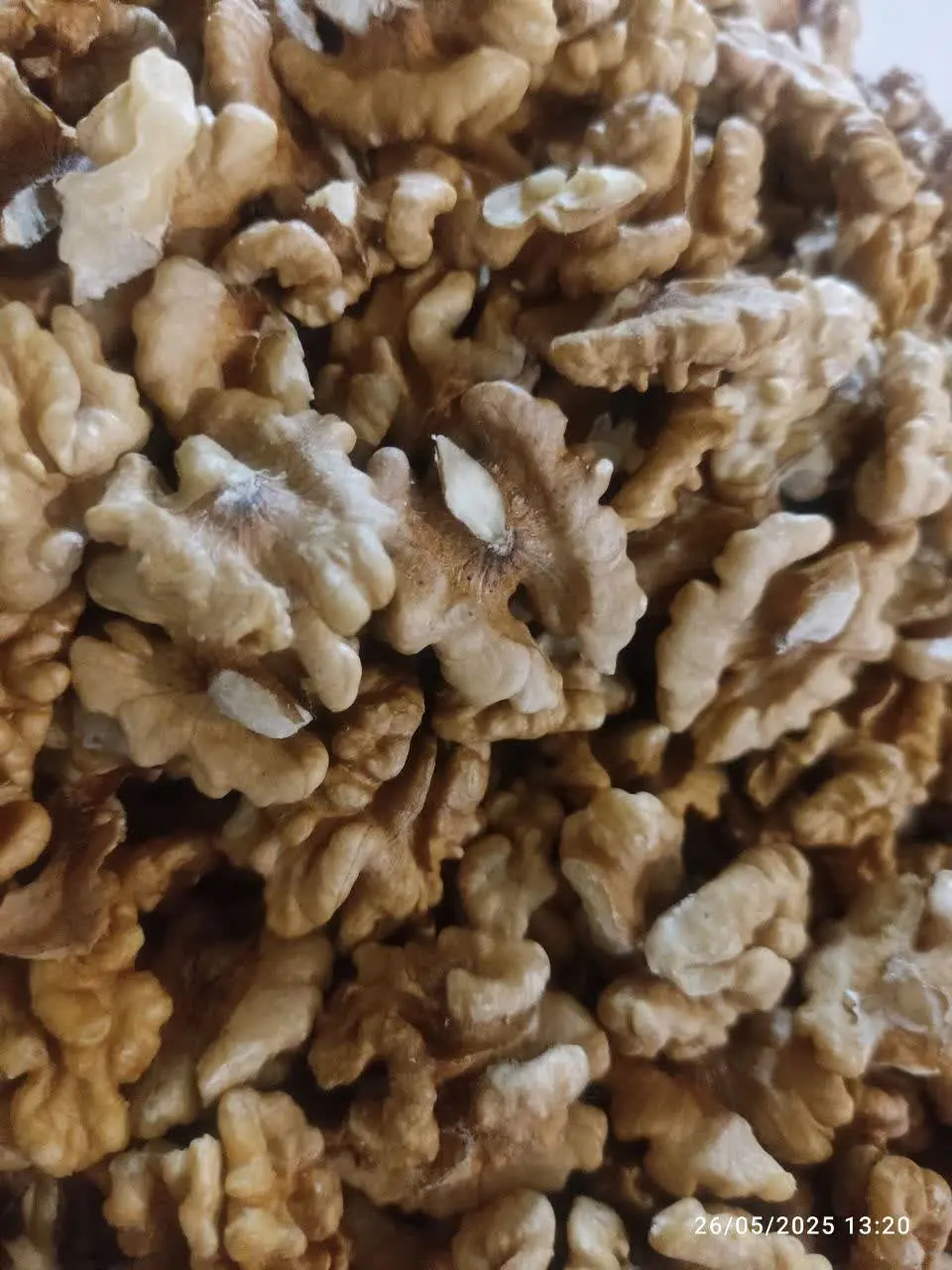 مغزگردوی سفید ایرانی لوکس …و بسیار عالی … درجه یک
