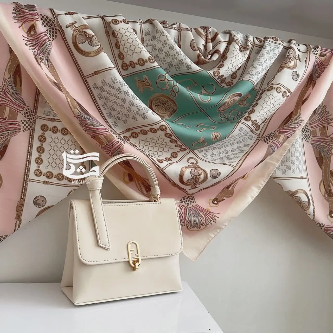 سلااااام از یک ست با روسری...