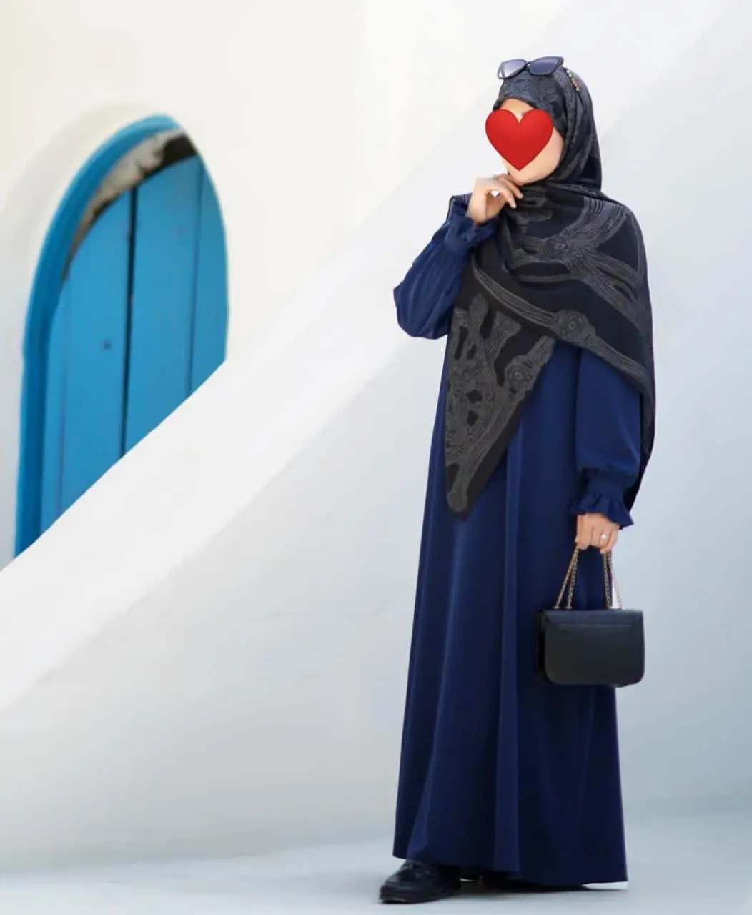 مانتو عبایی سرمه‌ای تیره 
