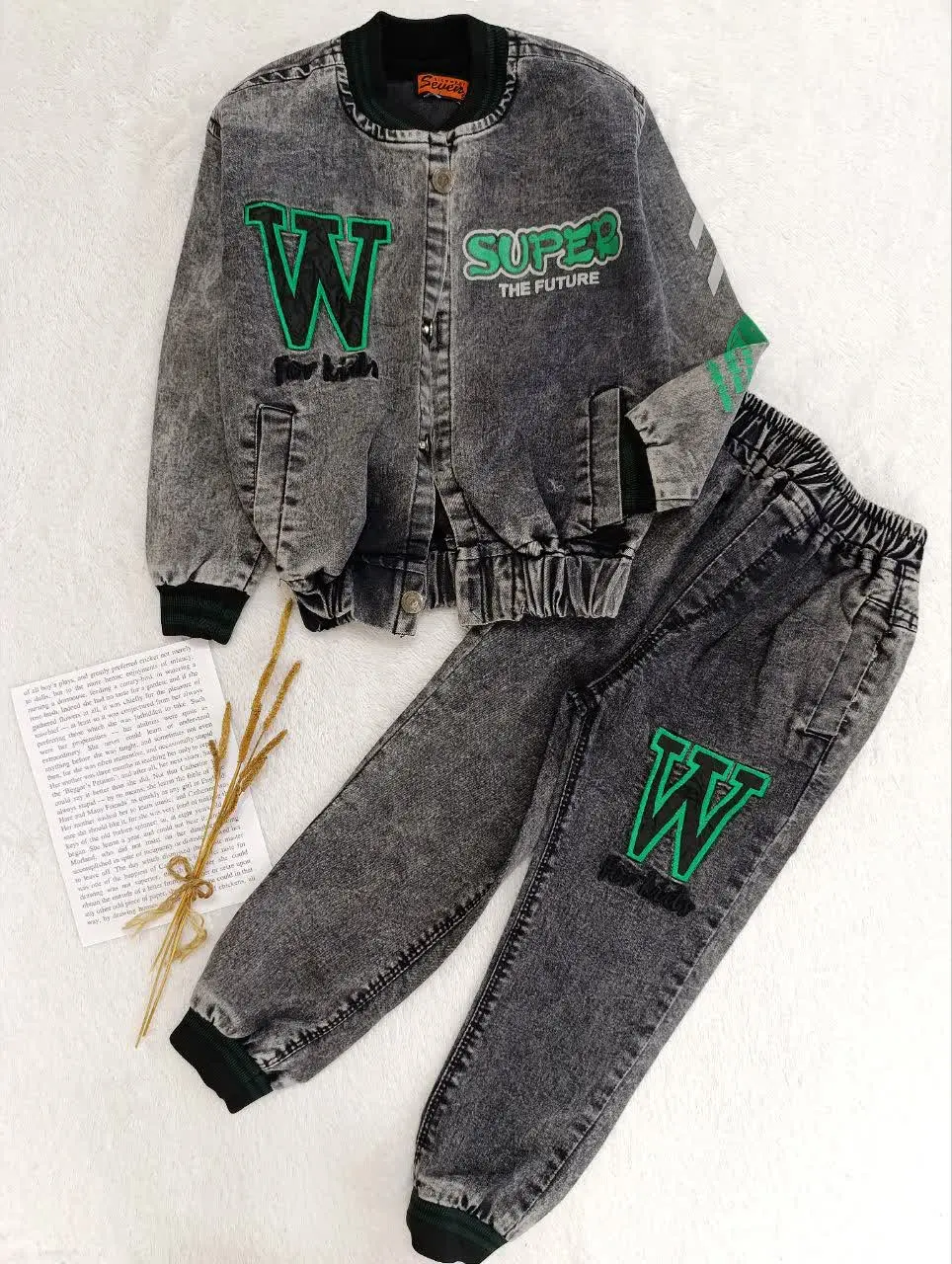 دو تیکه لی W
