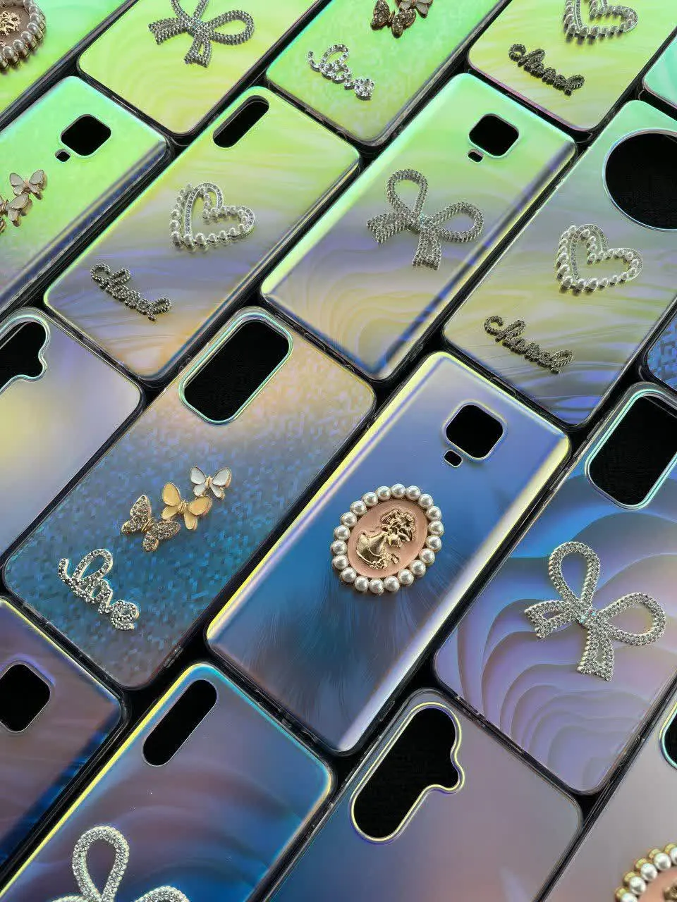 📱مدل قاب: قاب هولوگرامی لیزری با طرح‌های برجسته نگینی و مرواریدی مخصوص انواع #سامسونگ #شیائومی 
