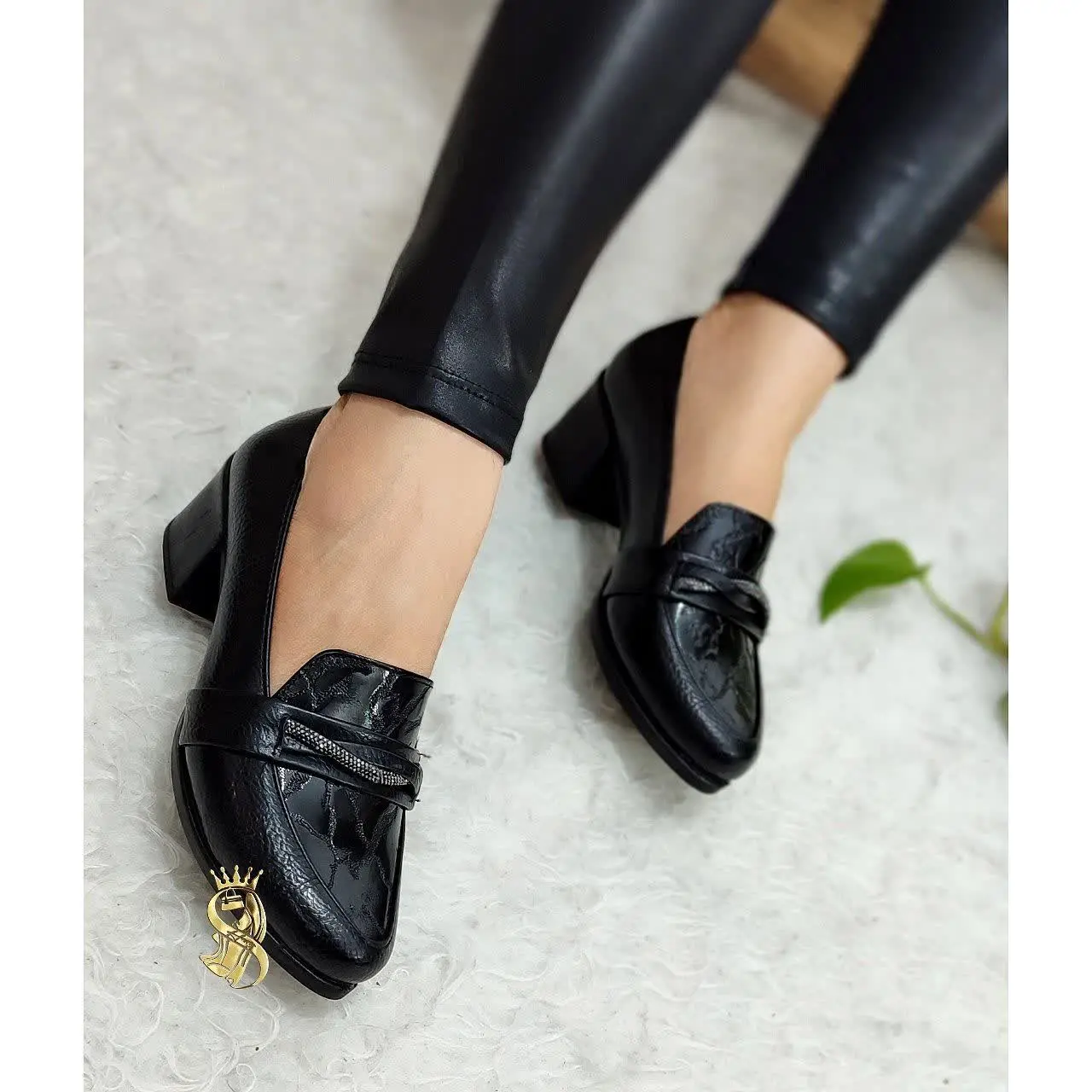  نام: 👠 کفش طبی مجلسی مدل نیلوفر ورنی 
