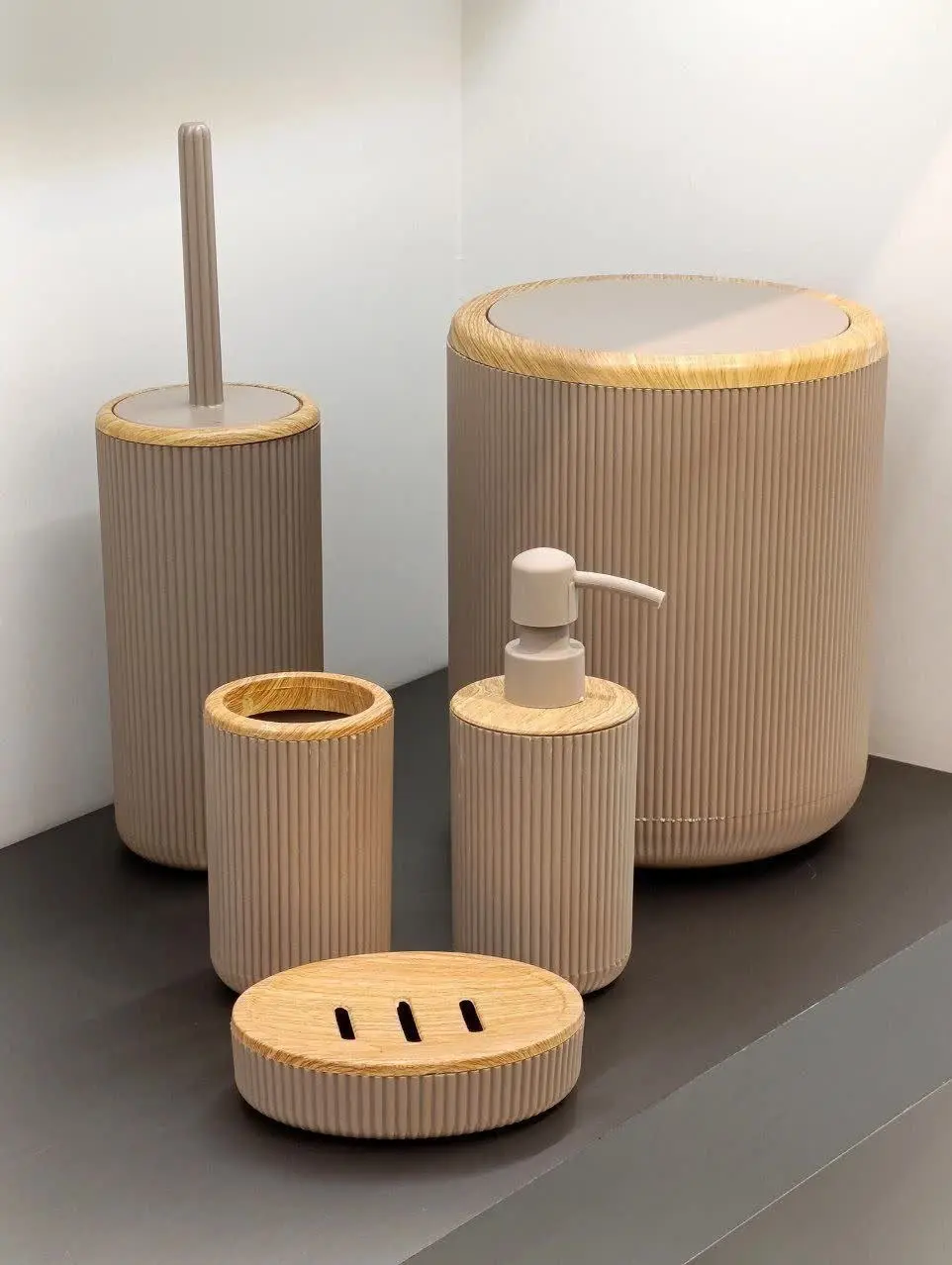 ست سرویس بهداشتی ۵ تکه طرح چوب