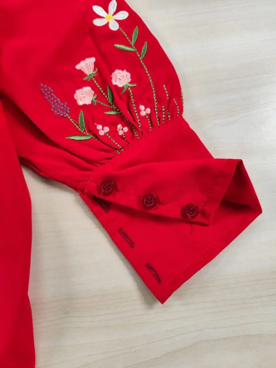 دنبال شومیز دخترونه میگردی؟