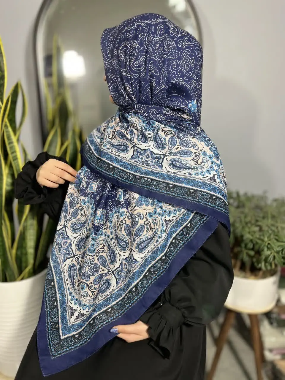 یه طرح سنتی زیبا در رنگ بندی 
