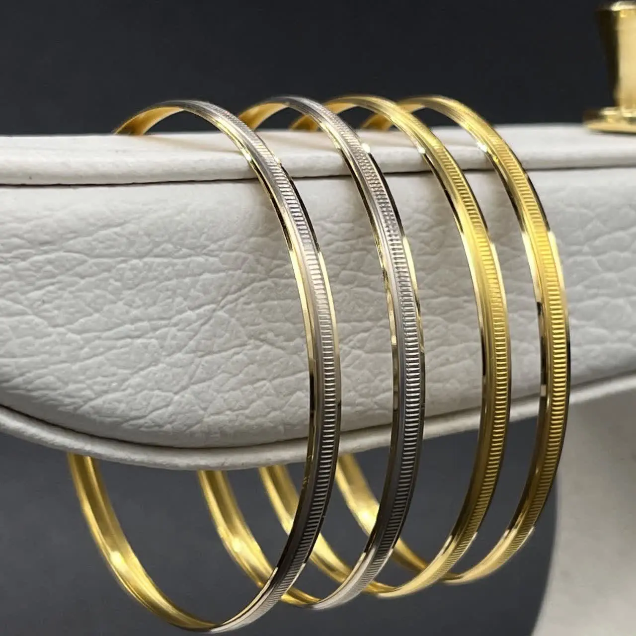 النگو‌های زیبا و ظریف آینه ای🤩🤩🤩
