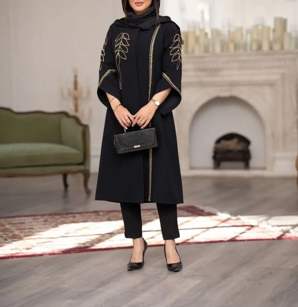 دلبر‌تر از مانتو گلدوزی شده که همه جا میتونی بپوشی نداریم 😍 
