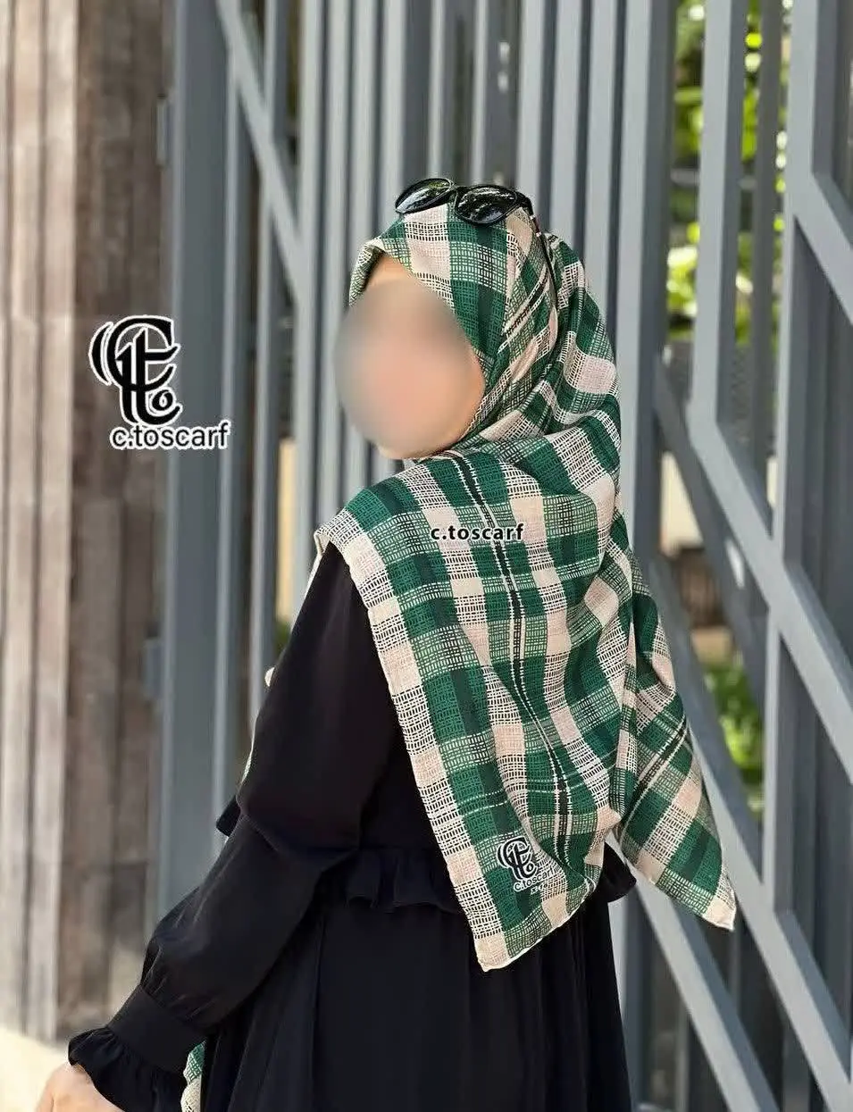 چهارخونه باشه😍سبز و کرم باشه😍 واااای شگفت انگیزه✨✨
