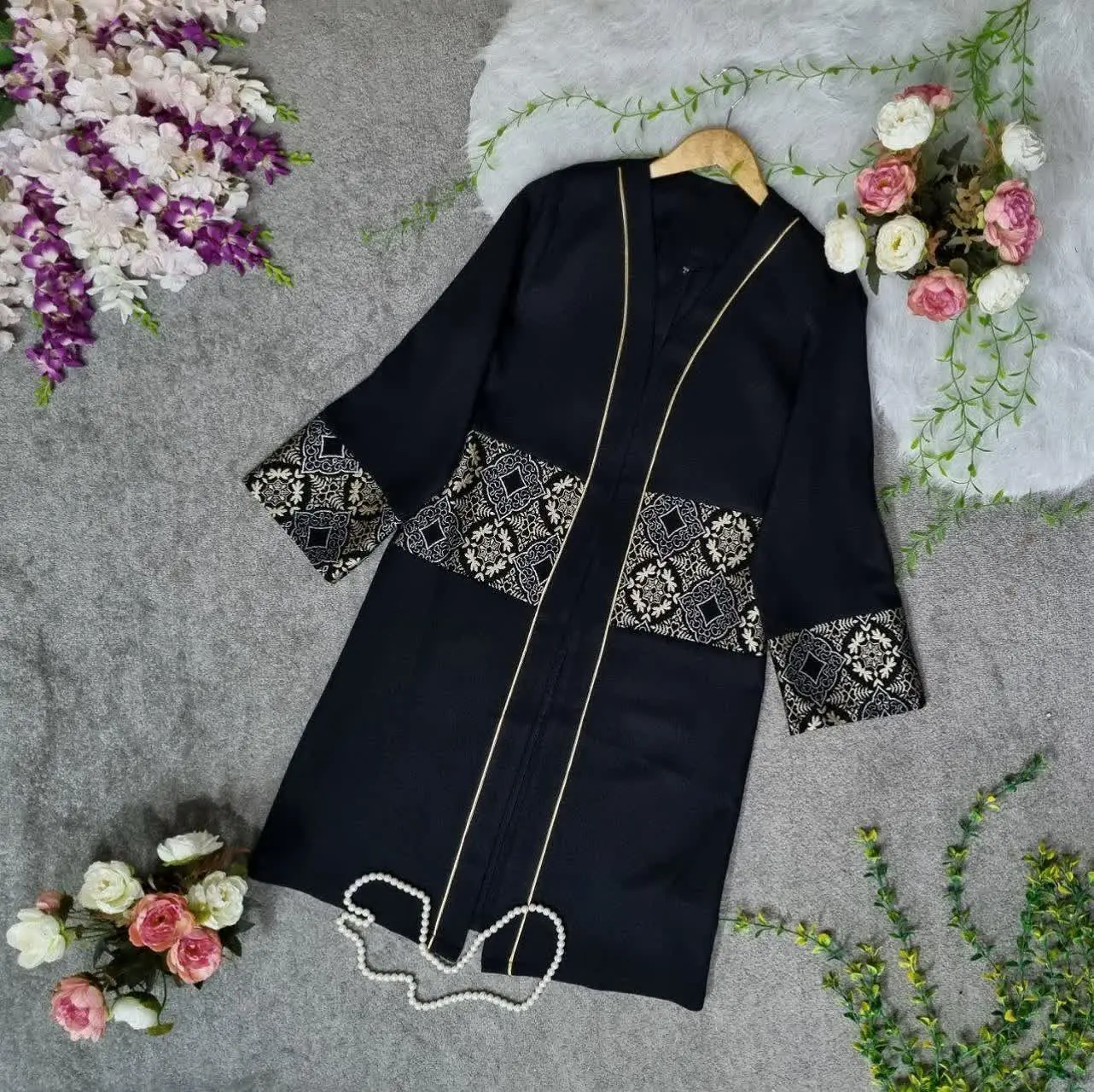 👚 نام: مانتو افرا